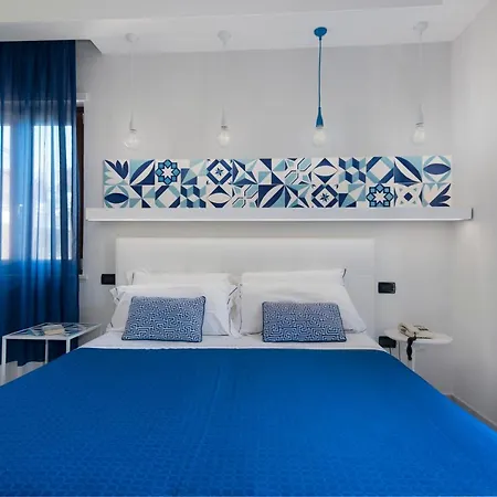 Hotell Leone 3*