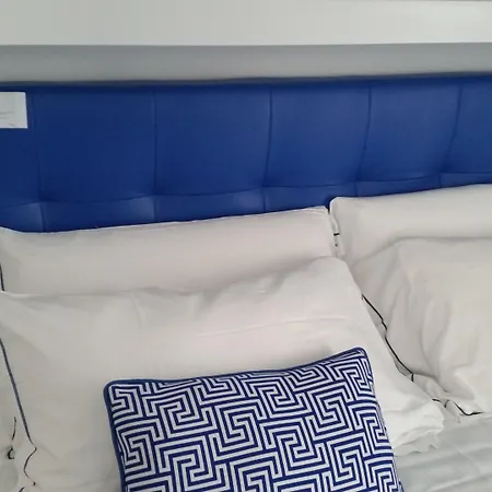 Leone Hotell 3*