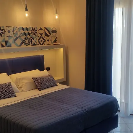 Leone Hotell 3*