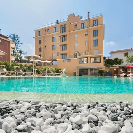 Hotell Leone 3*